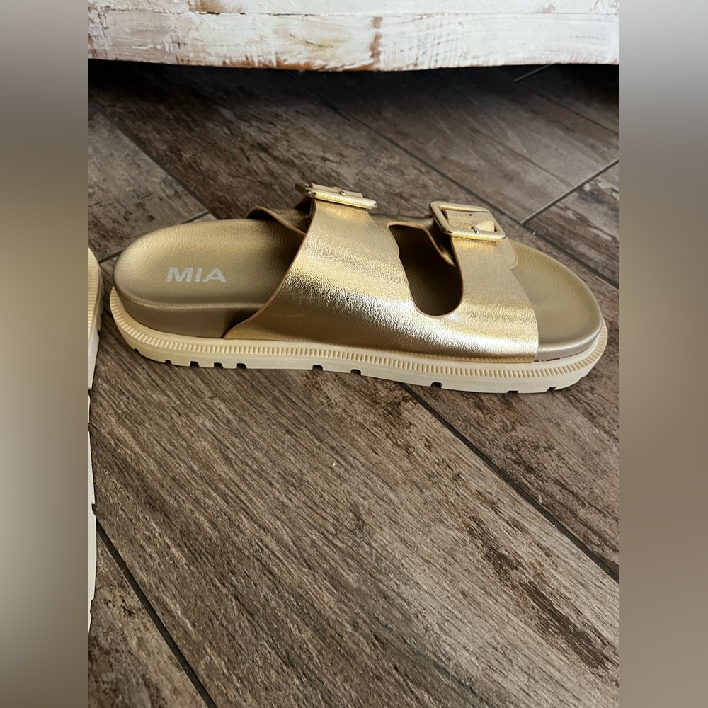 MIA Gen slide sandals - Picture 8 of 9